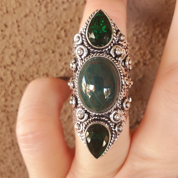 New Bloodstone and Peridot 925 Silver Statement Ring. - Picture 9 of 15